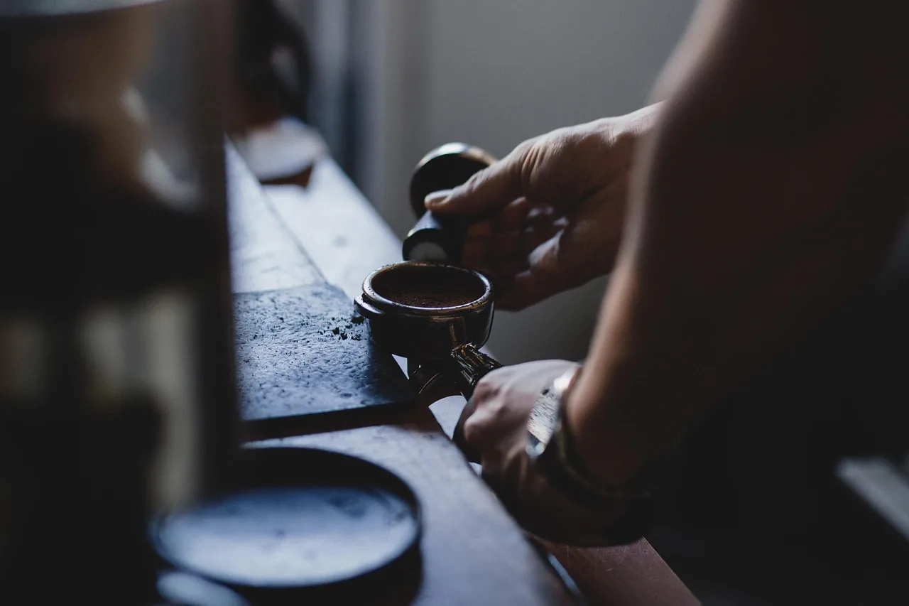 food, drinks, barista, brew, cafe, coffee, espresso, filter, grind, ground, hands, male, porta, tamper, tamping, barista, barista, barista, barista, barista. Where do Seattle baristas get SCA-certified training and Washington workforce grants?